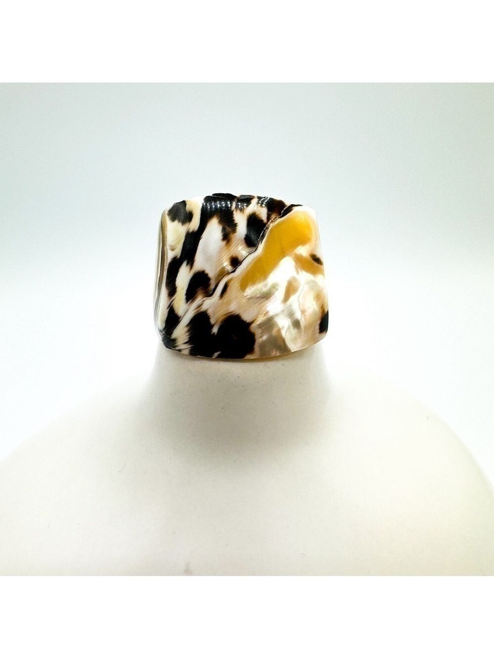 Shell earring and ring set - Picture 3 of 6